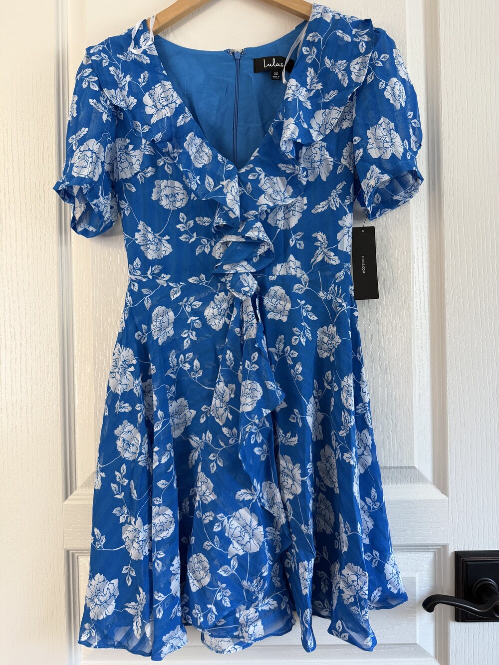 New Lulus Blue floral wrap dress